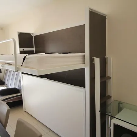 Milleni 3222 Apartment